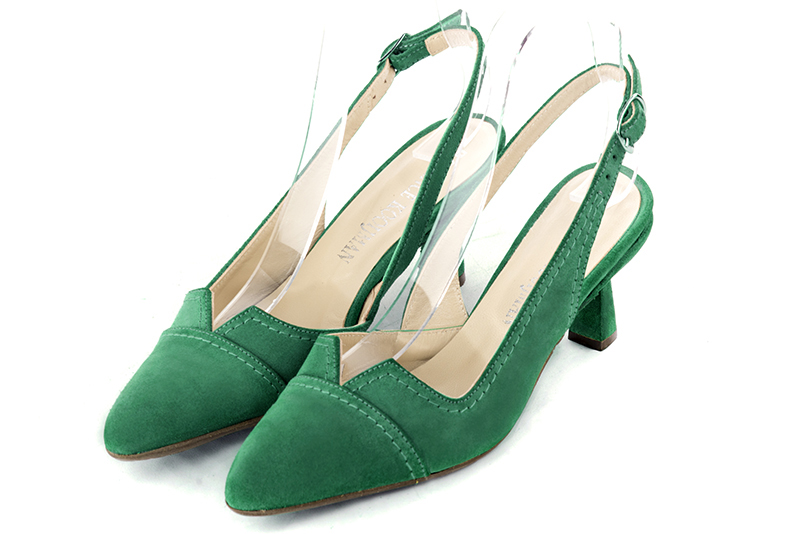 French elegance and refinement for these emerald green dress slingback shoes, 
                available in many subtle leather and colour combinations. The pretty cut-out of the pump offers comfort and originality.
To be personalized or not, with your materials and colors.  
                Matching clutches for parties, ceremonies and weddings.   
                You can customize these shoes to perfectly match your tastes or needs, and have a unique model.  
                Choice of leathers, colours, knots and heels. 
                Wide range of materials and shades carefully chosen.  
                Rich collection of flat, low, mid and high heels.  
                Small and large shoe sizes - Florence KOOIJMAN